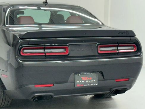 Used 2022 Dodge Challenger SRT Hellcat w/ Plus Package image 8