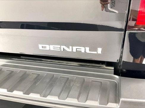 Used 2016 GMC Sierra 2500 Denali w/ Duramax Plus Package AWD/4WD image 30