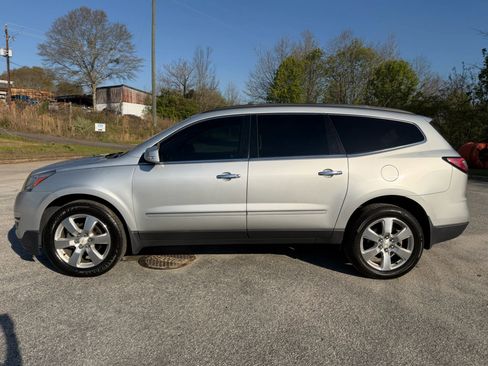 Used 2016 Chevrolet Traverse LTZ image 2