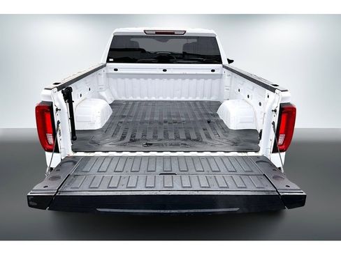 Used 2019 GMC Sierra 1500 SLT w/ X31 Off-Road Package image 7