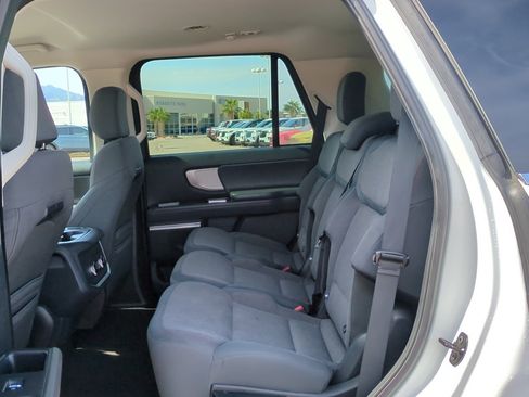 Used 2025 Ford Expedition Active image 26