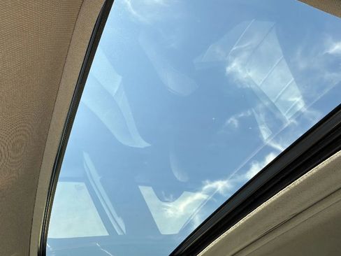 Used 2015 Toyota Camry XLE image 18