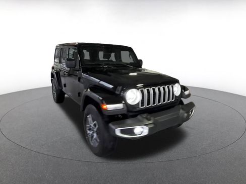 Used 2025 Jeep Wrangler Sahara image 2