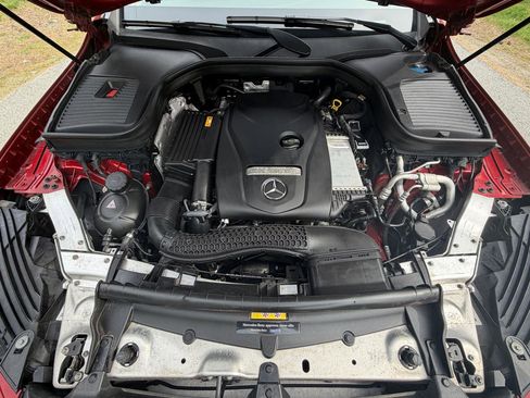 Used 2018 Mercedes-Benz GLC 300 4MATIC image 26