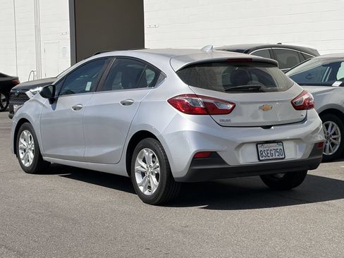 Used 2019 Chevrolet Cruze LT FWD image 4
