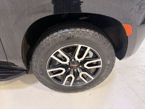 Used 2024 GMC Yukon AT4 AWD/4WD image 31
