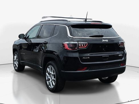 Used 2023 Jeep Compass Latitude AWD/4WD image 6