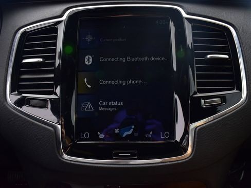 Used 2017 Volvo XC90 T6 Momentum w/ Vision Package image 25