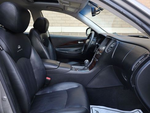 Used 2010 INFINITI EX35 Journey RWD image 28