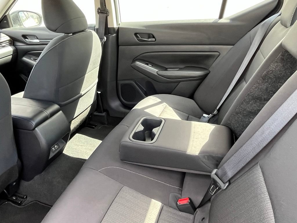 Used 2025 Nissan Altima 2.5 SV AWD/4WD image 23