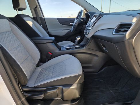 Used 2022 Chevrolet Equinox LT image 26