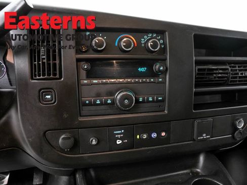 Used 2022 GMC Savana 2500 RWD image 11