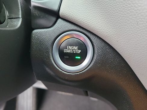Used 2022 Chevrolet Equinox LT FWD image 22
