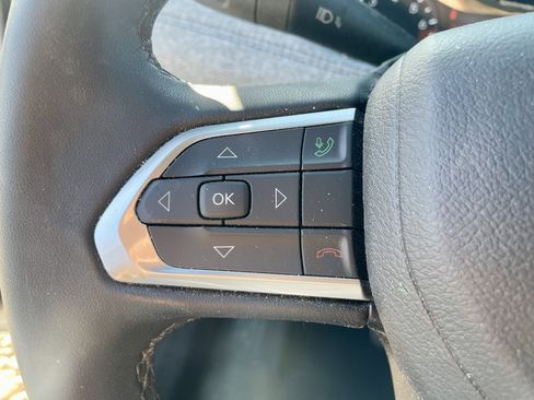 Used 2024 Jeep Compass Latitude AWD/4WD image 14