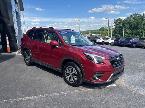 Certified 2024 Subaru Forester Premium AWD/4WD image 4