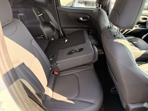Certified 2022 Jeep Renegade Limited AWD/4WD image 18