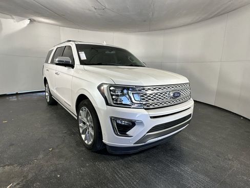 Used 2018 Ford Expedition Platinum image 3