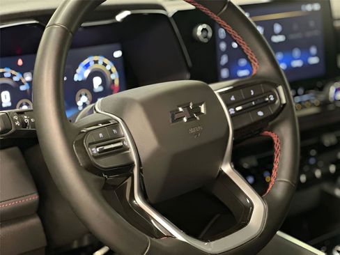 Used 2024 Chevrolet Colorado Z71 w/ Z71 Convenience Package 2 image 23