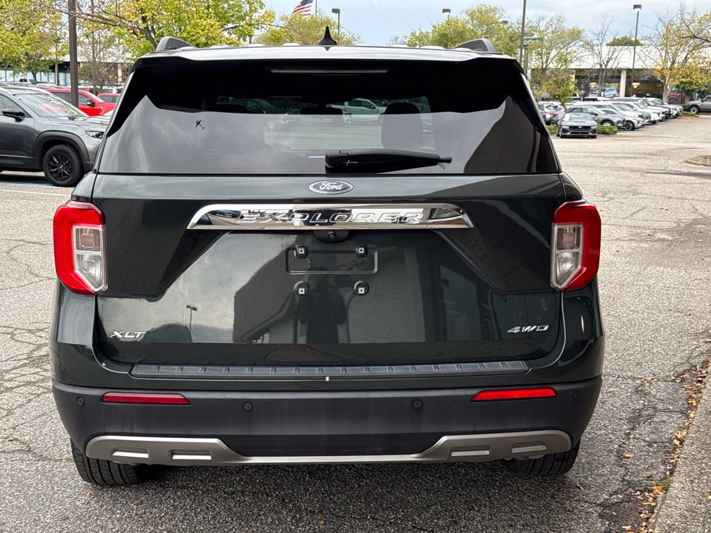 Used 2022 Ford Explorer XLT w/ Equipment Group 202A AWD/4WD image 13