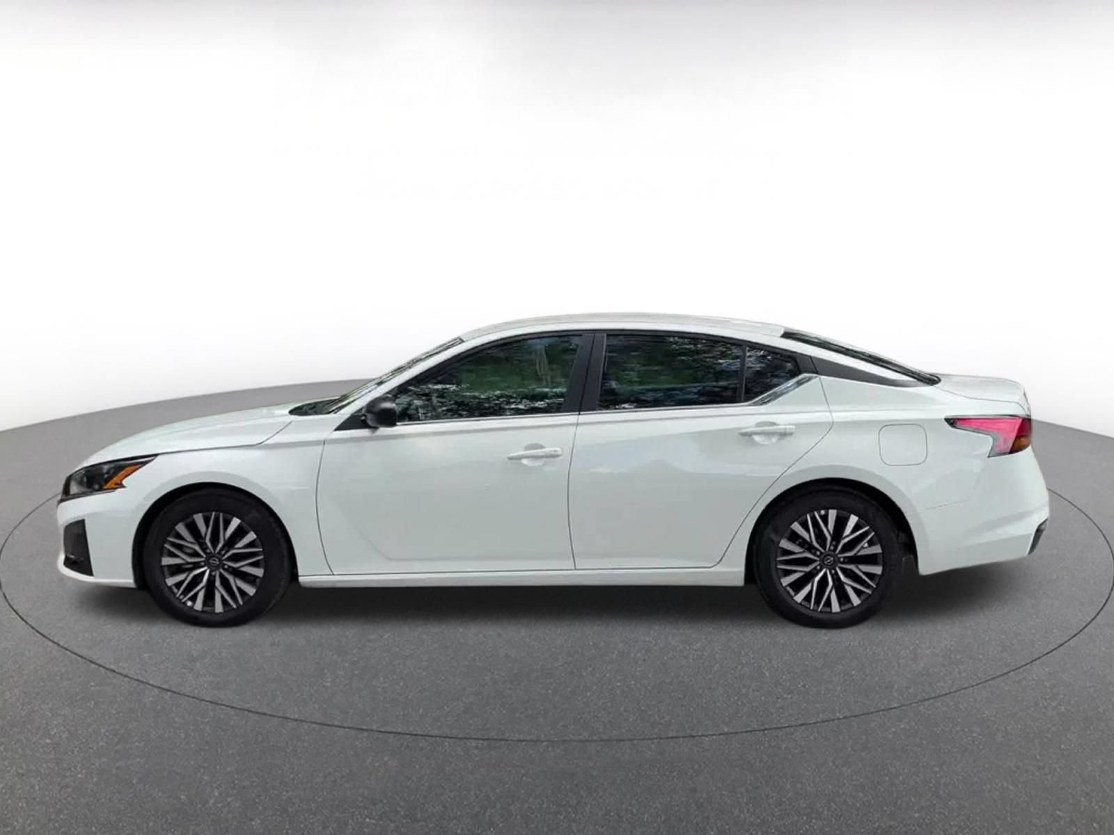 Used 2026 Nissan Altima 2.5 SV FWD image 8