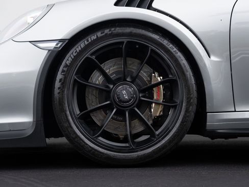 Used 2016 Porsche 911 GT3 RS image 25