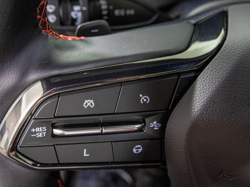 Used 2024 Chevrolet Traverse RS FWD image 36