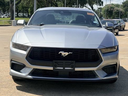 Used 2025 Ford Mustang Premium RWD image 3