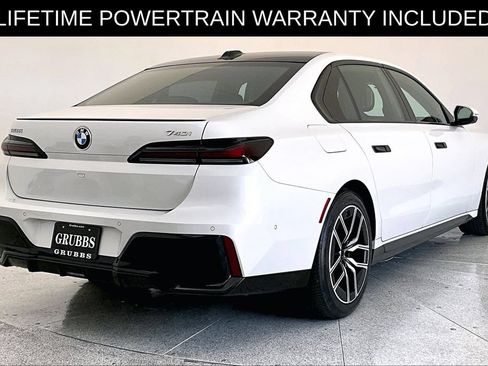 Used 2026 BMW 740i RWD image 2