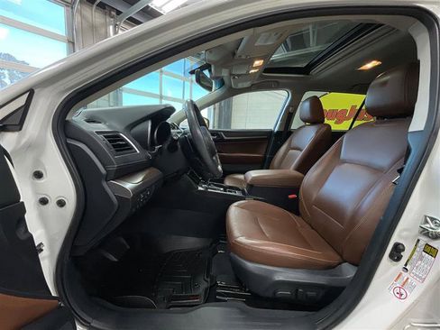 Used 2019 Subaru Outback 2.5i Touring w/ Popular Package #3A AWD/4WD image 10