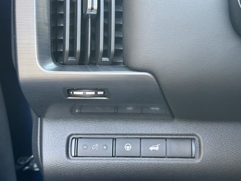 New 2026 Nissan Pathfinder SL AWD/4WD image 9