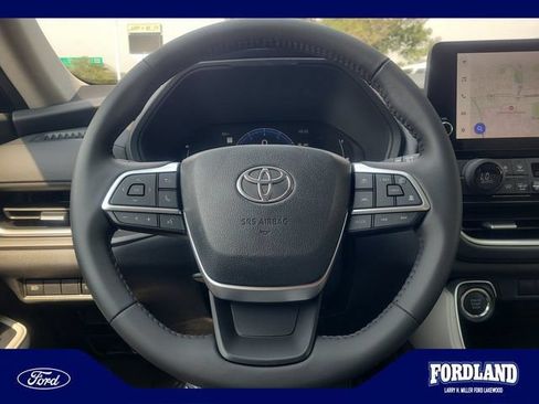 Used 2026 Toyota Grand Highlander AWD image 9