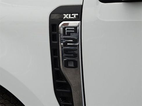 Used 2024 Ford F250 XLT w/ FX4 Off-Road Package image 14