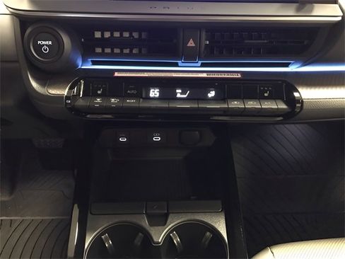 Certified 2024 Toyota Prius XLE image 17