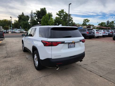 Used 2022 Chevrolet Traverse LS FWD image 3