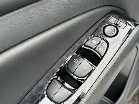 Certified 2025 Nissan Altima 2.5 SR w/ SR Premium Package FWD image 21