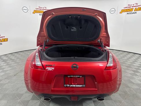 Used 2018 Nissan 370Z Touring Sport image 8