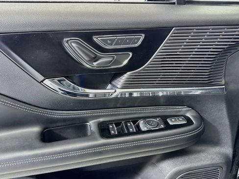 Used 2022 Lincoln Corsair AWD w/ Premium Package image 17
