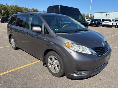 Used 2014 Toyota Sienna LE