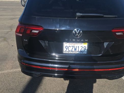 Used 2022 Volkswagen Tiguan SE R-Line image 7