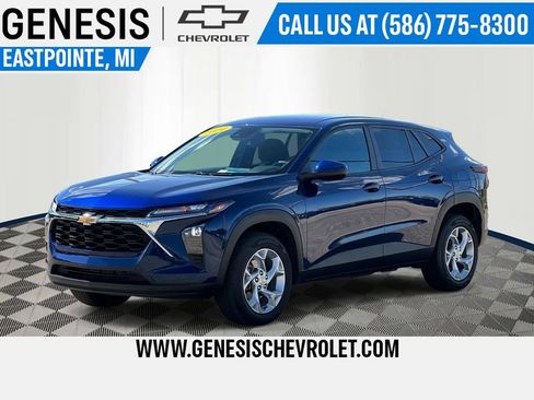 Used 2024 Chevrolet Trax LS w/ LS Convenience Package FWD image 1