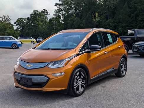 Used 2017 Chevrolet Bolt Premier w/ Driver Confidence II Package FWD image 5