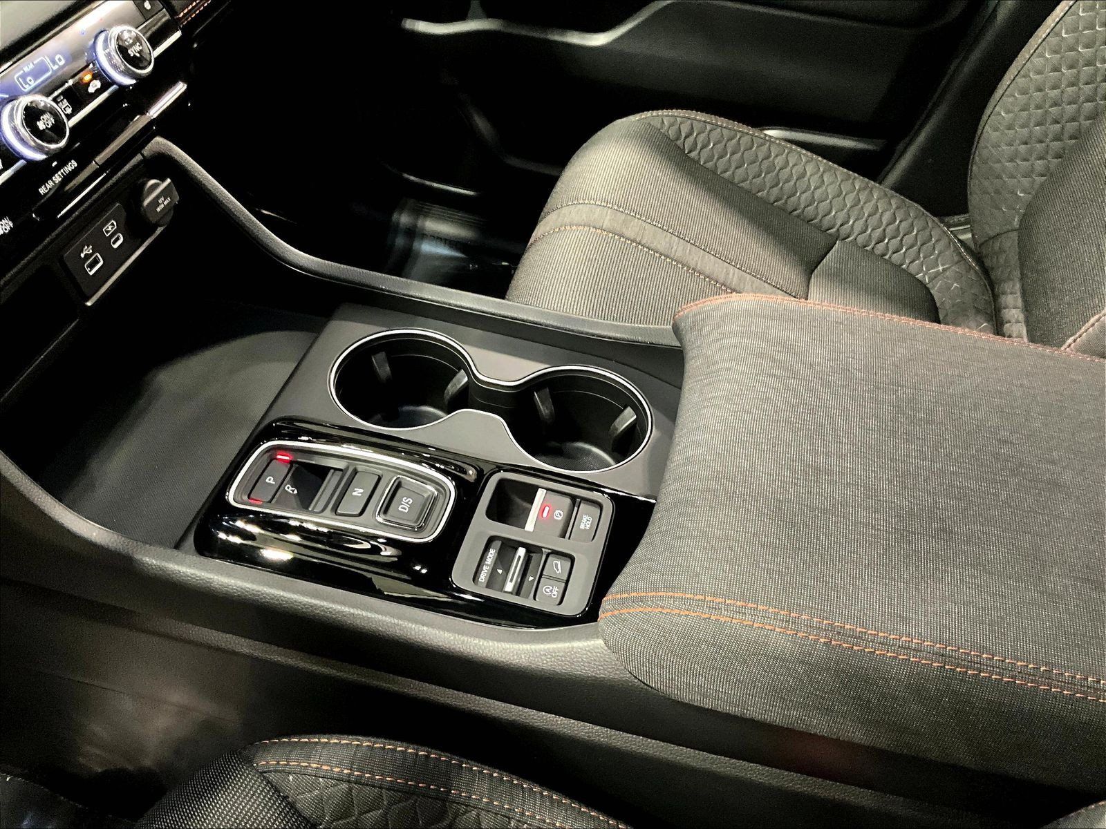 Used 2025 Honda Pilot Sport image 18