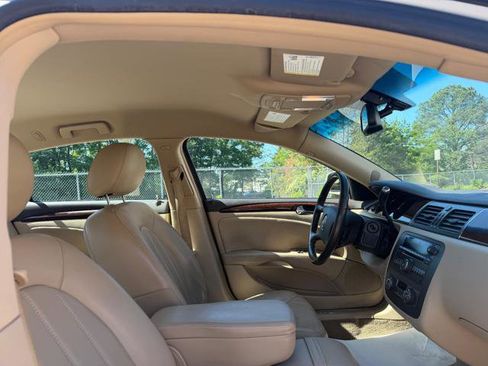 Used 2011 Buick Lucerne CXL FWD image 10