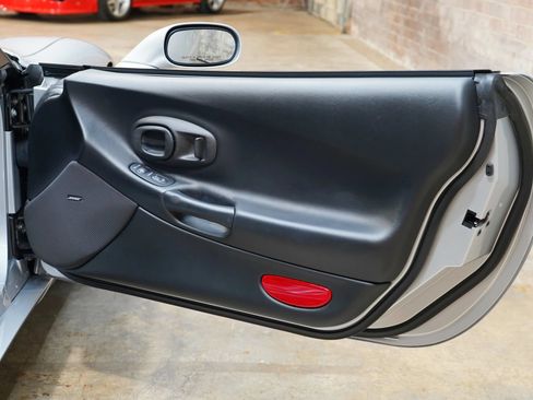 Used 2002 Chevrolet Corvette Z06 w/ Memory Pkg RWD image 41