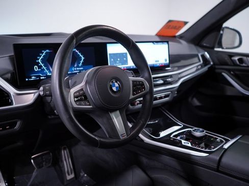 Used 2024 BMW X7 xDrive40i w/ M Sport Package AWD/4WD image 6