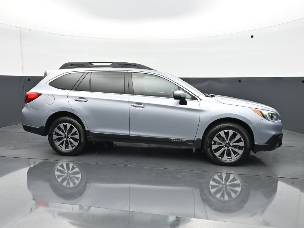 Used 2017 Subaru Outback 3.6R Limited AWD/4WD image 8