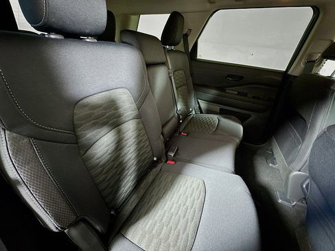 New 2025 Nissan Pathfinder SV w/ Black Appearance Package image 27