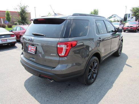Used 2019 Ford Explorer XLT w/ Equipment Group 202A AWD/4WD image 6