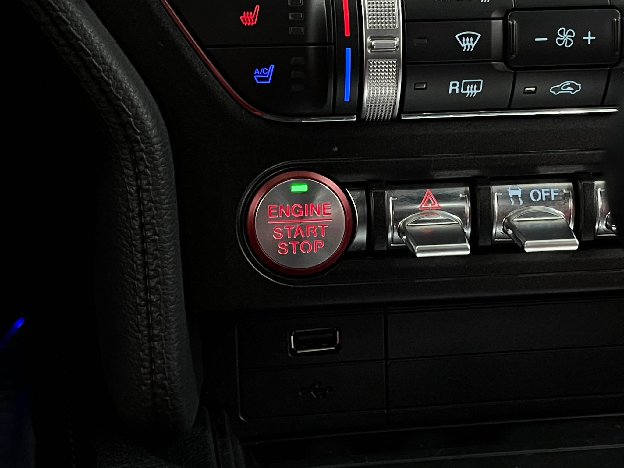 Used 2019 Ford Mustang GT Premium w/ Equipment Group 401A RWD image 19