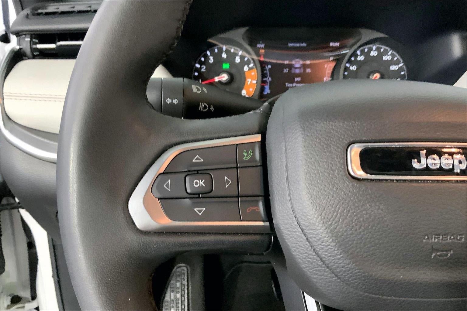 Used 2025 Jeep Compass Limited AWD/4WD image 18